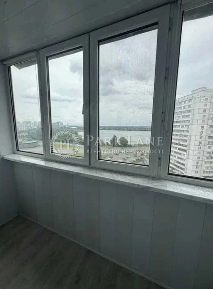 Продаж Безнал 105квм проспект Бажана 36  Позняки метро Харьк