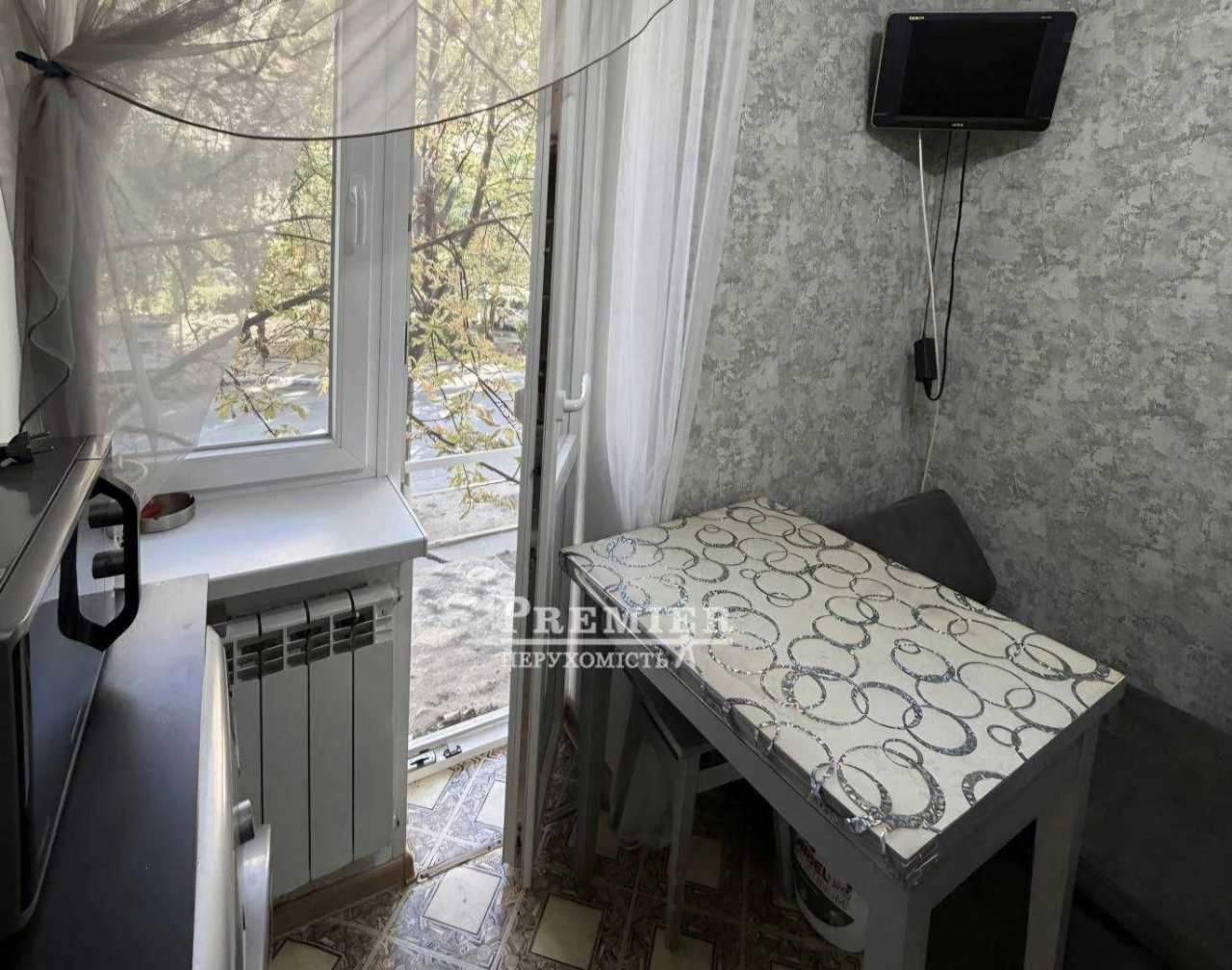 Продам квартиру у газовому цегляному будинку на 2-му поверсі