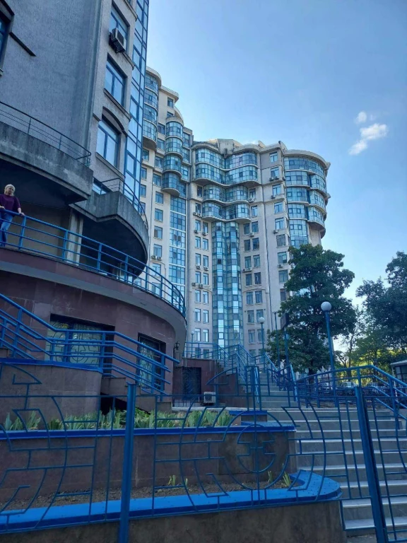 Продам 3-кімнатну квартиру в ЖК «Мерседес»