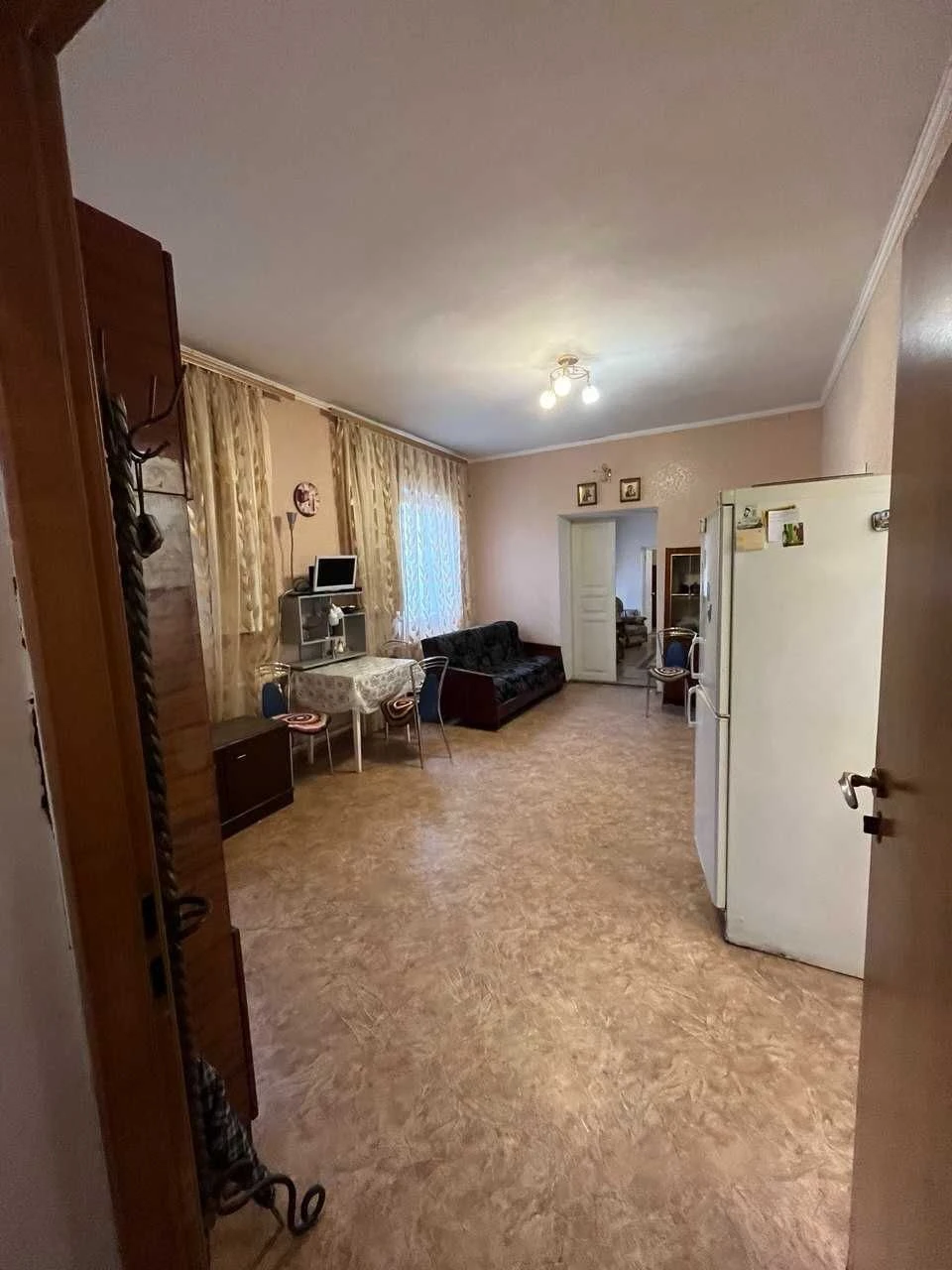 Продам ТЕРМІНОВО 3 кімнатну квартиру зі своєю прибудинковою