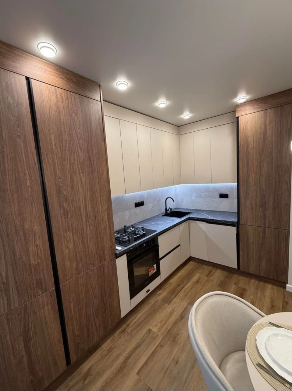 Продаж 1 кім квартири з сучасним ремонтом в центрі IQ Hause
