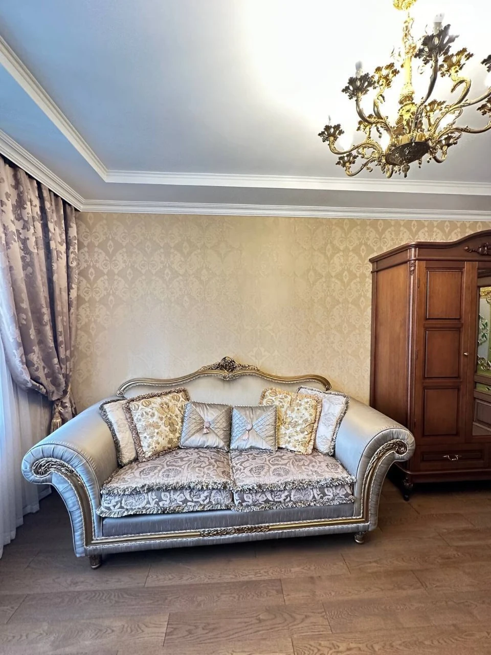 Продаж Квартира Виставка