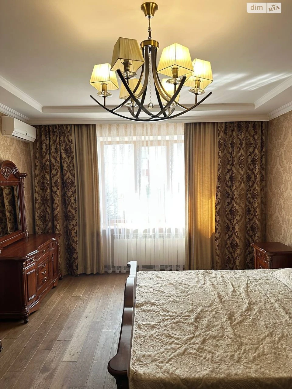 Продаж Квартира Виставка