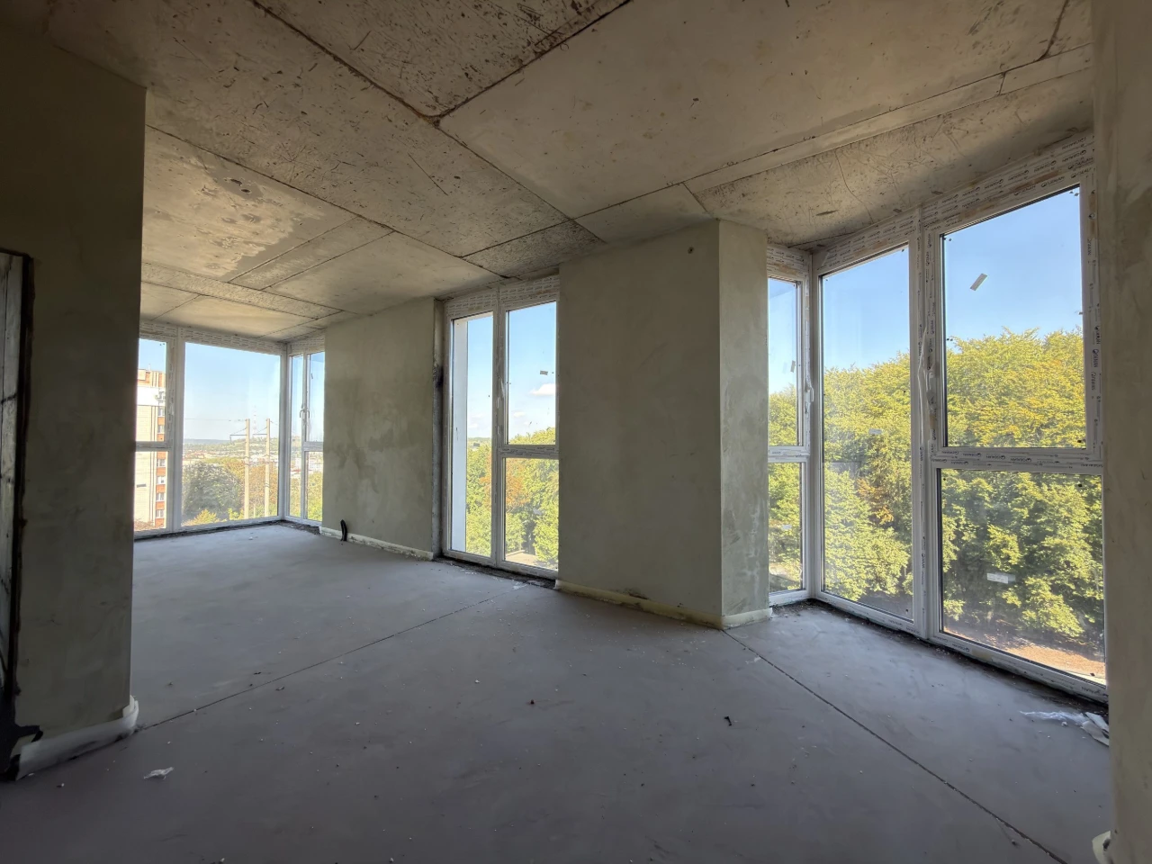 Продаж 2-кім. квартири + 66,4 м² у преміальному ЖК 111 Zelen