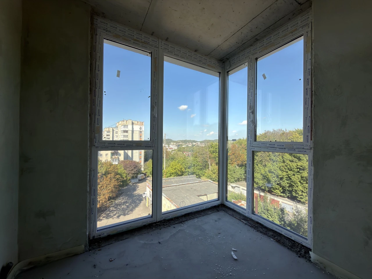 Продаж 2-кім. квартири + 66,4 м² у преміальному ЖК 111 Zelen