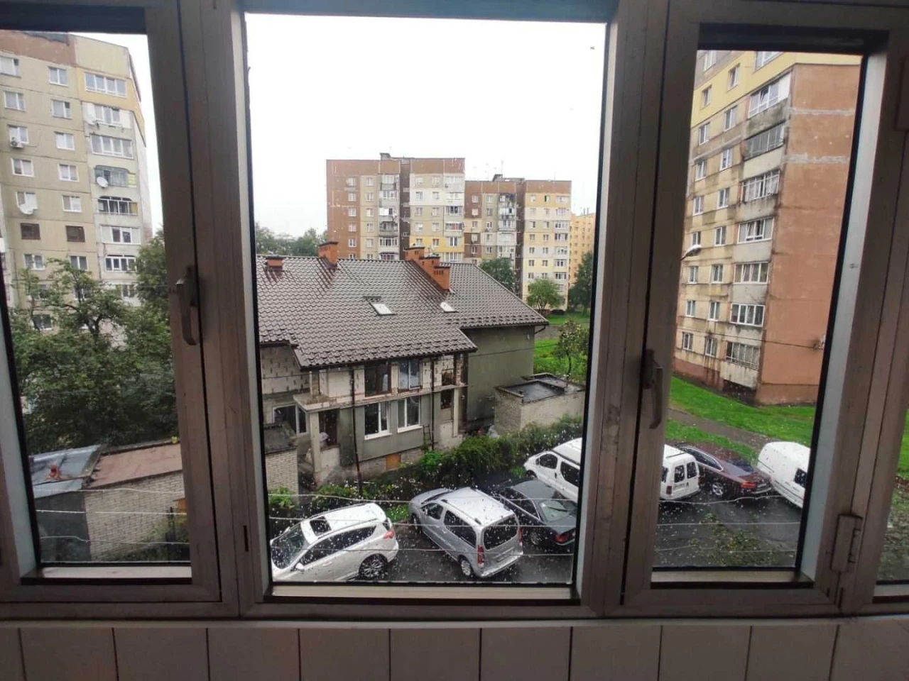 Продаж квартири на вул. Морозна
