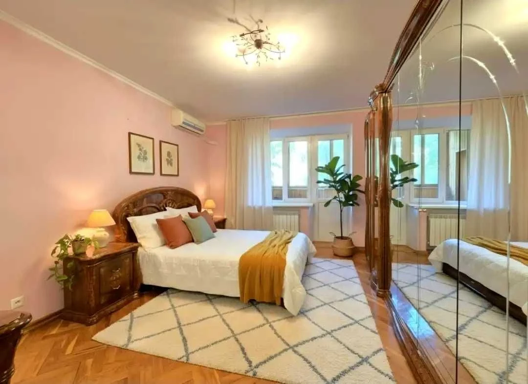 Центр! 3к квартира - 100м², Олеся Гончара, 62 Золоті Ворота,