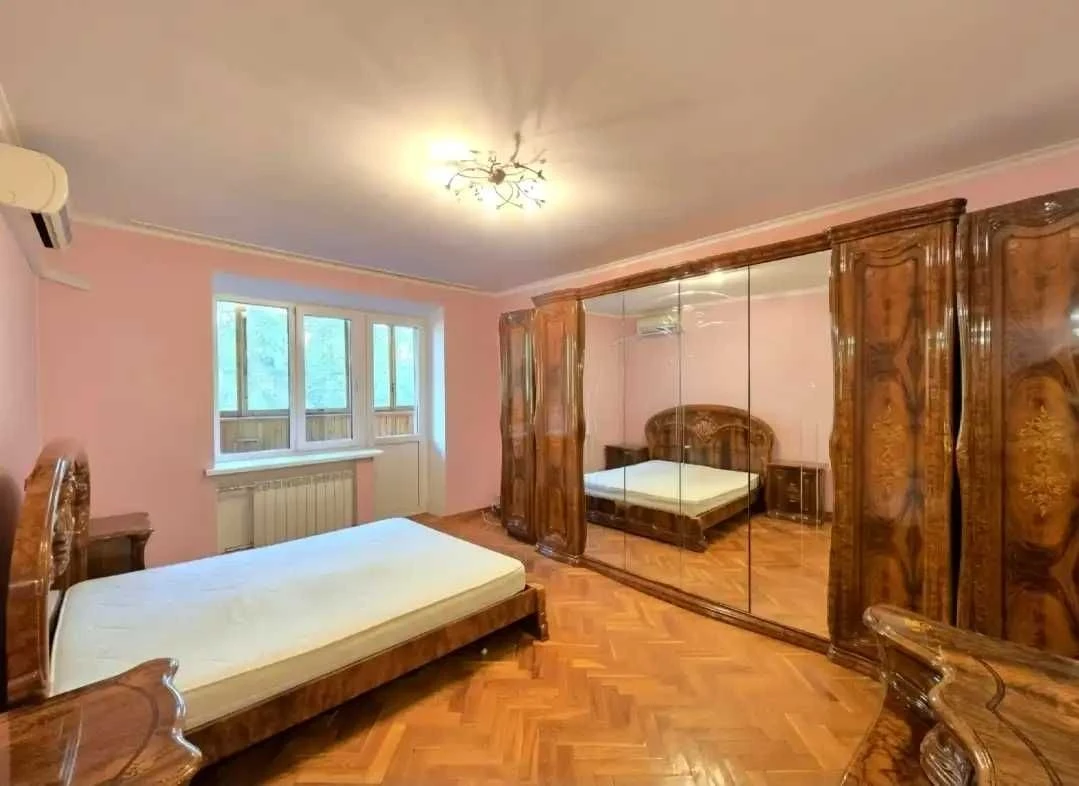 Центр! 3к квартира - 100м², Олеся Гончара, 62 Золоті Ворота,