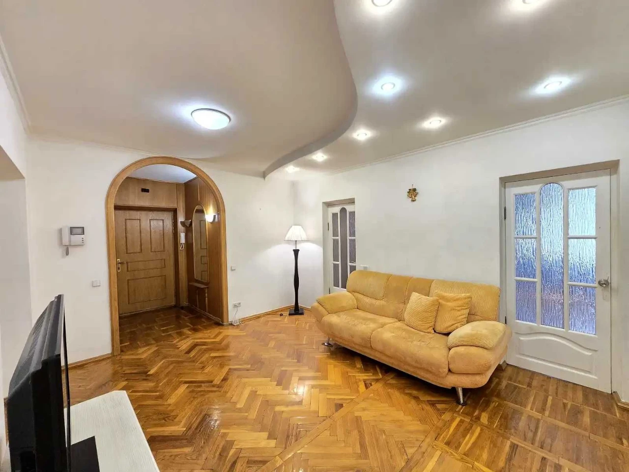 Центр! 3к квартира - 100м², Олеся Гончара, 62 Золоті Ворота,