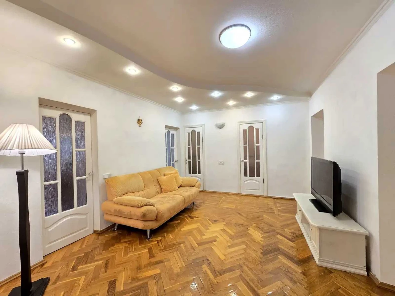 Центр! 3к квартира - 100м², Олеся Гончара, 62 Золоті Ворота,