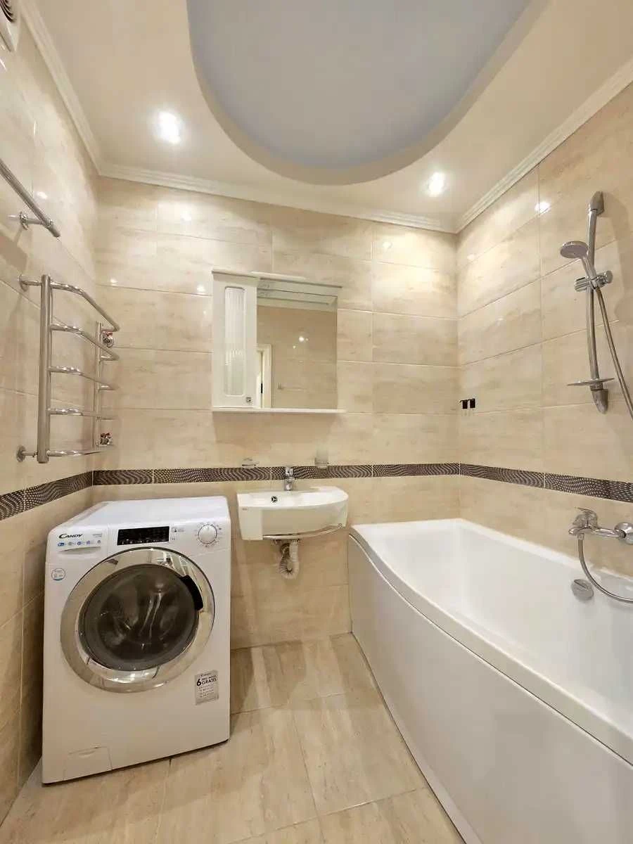 Центр! 3к квартира - 100м², Олеся Гончара, 62 Золоті Ворота,