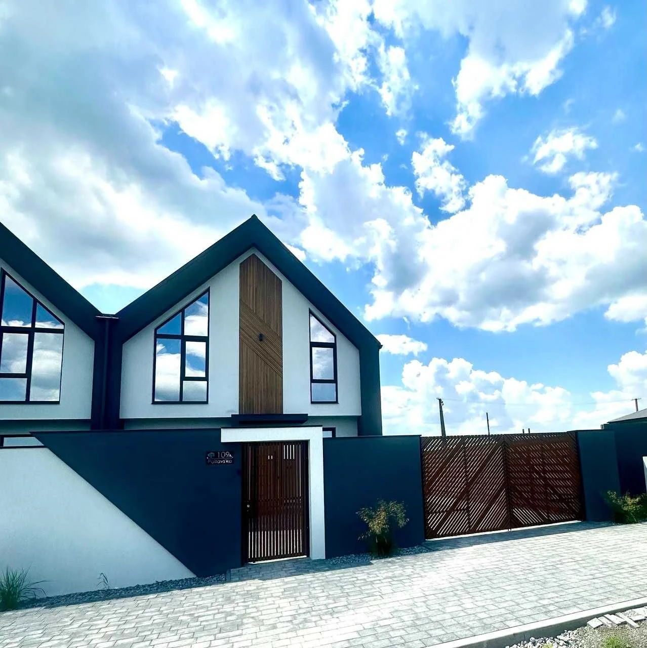 Продаж від власника. Вишуканий будинок в стилі BARNHOUSE.