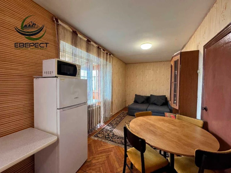 Продаж 2-кімнатної квартири в центральній частині Луцька - в