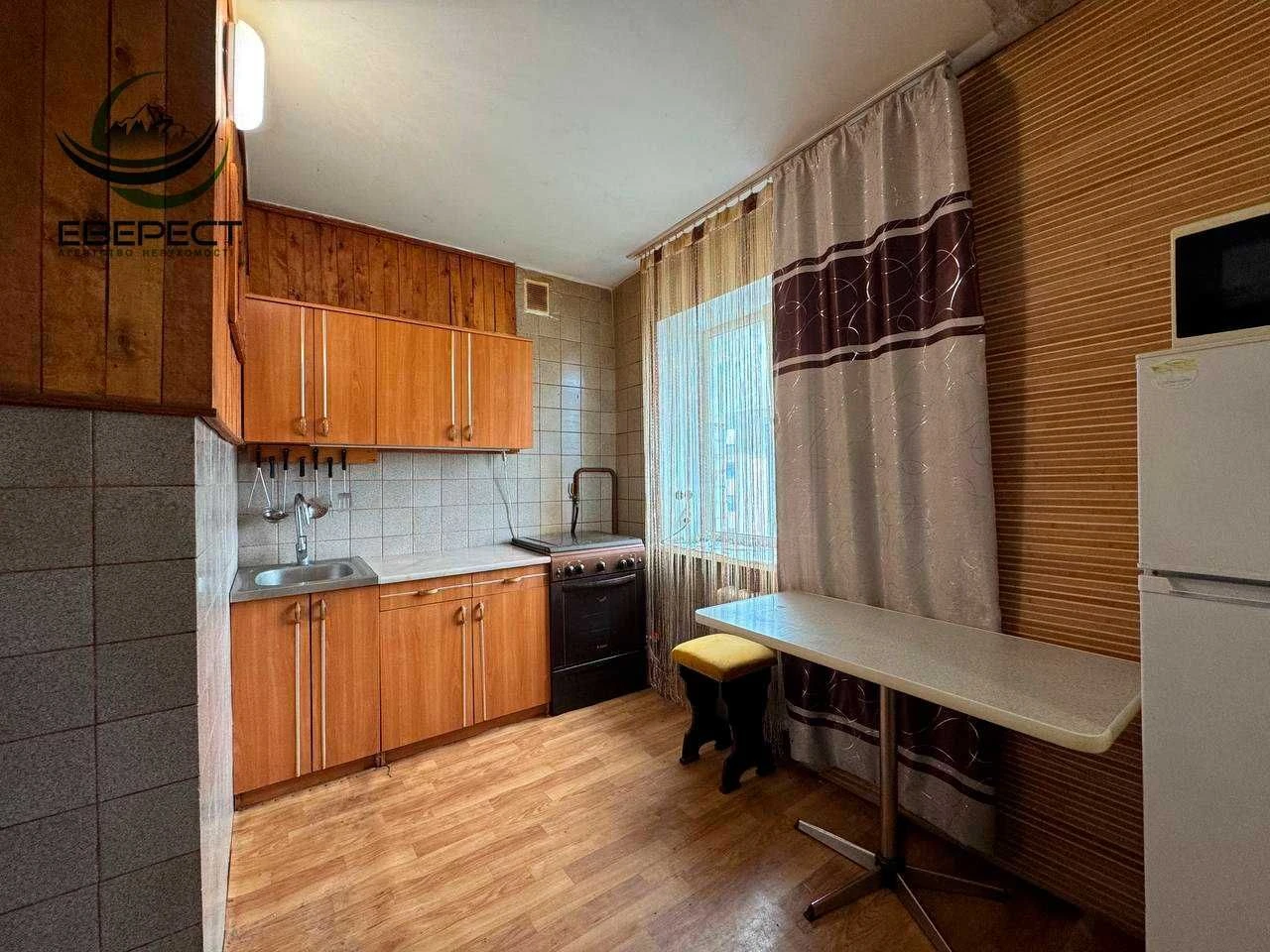 Продаж 2-кімнатної квартири в центральній частині Луцька - в