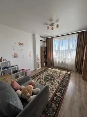 Продаж 2 кімн квартира 82 м² 16/16 вул .Очеретяна 135000$
