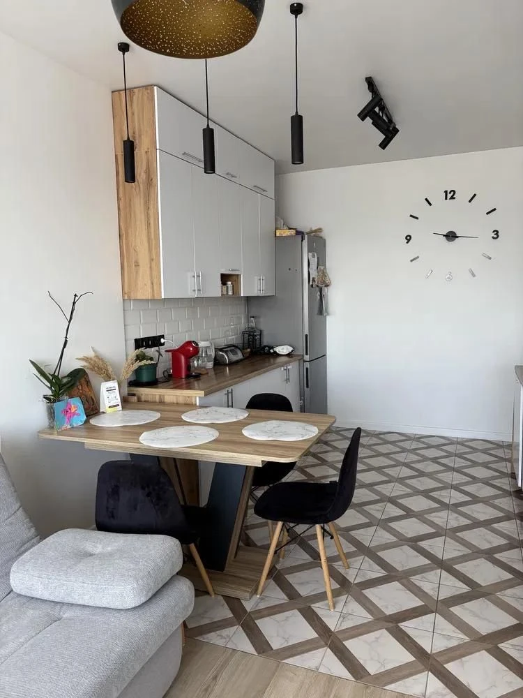 Продаж 2 кімн квартира 82 м² 16/16 вул .Очеретяна 135000$
