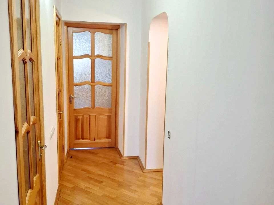 Квартира. Київ, Драгоманова вул.