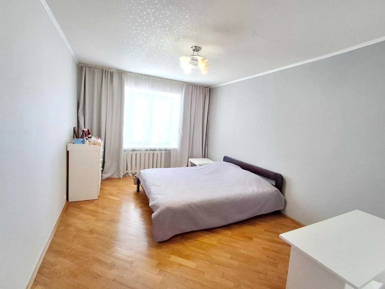 Продаж 3-квартири поряд з метро Позняки, вул Драгоманова 44а