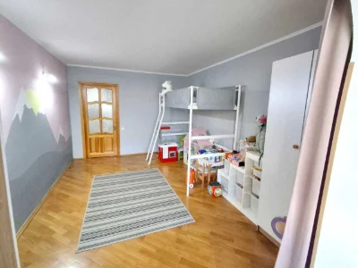 Продаж 3-квартири поряд з метро Позняки, вул Драгоманова 44а