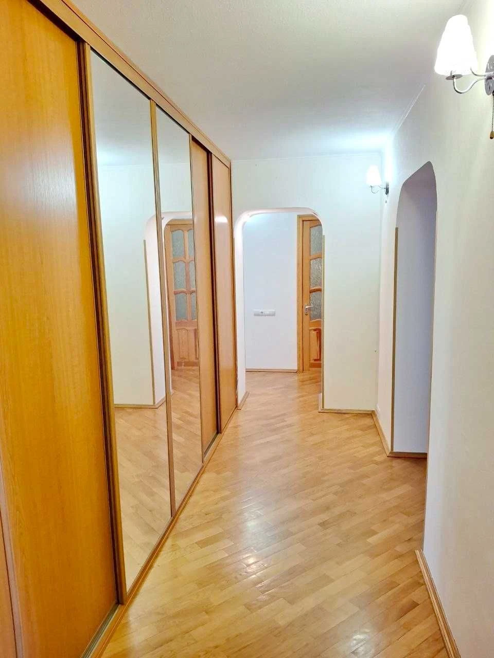 Продаж 3-квартири поряд з метро Позняки, вул Драгоманова 44а