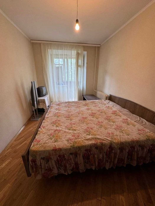 Продам 4к. квартиру на вул. Енеїди (Бажова) буд. 26
