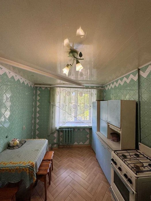 Продам 4к. квартиру на вул. Енеїди (Бажова) буд. 26