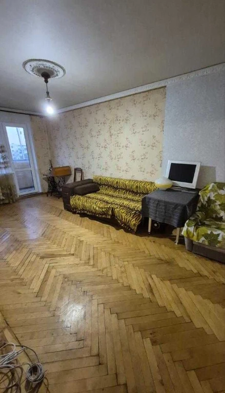 Продам 1 к. квартиру на Салтовке, 606 м/н, возле ЦНАП.