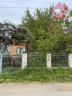 Продаж просторого будинку в Доманинцях