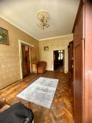 Продам 2-кім.  квартиру по вул.Кирила і Мефодія, поруч Стрий