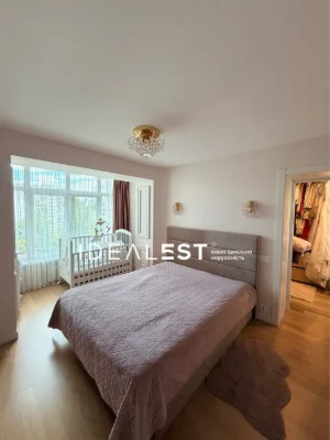 4-room apartment with designer interior in Holosiivs
