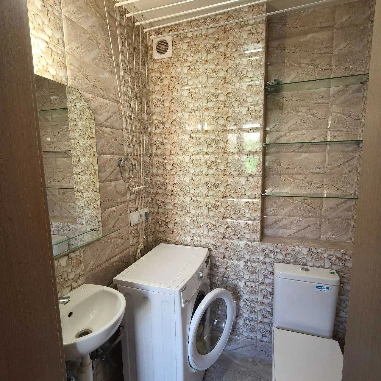 Власний будинок у Києві біля лісу і метро! 100 м², 7 соток,