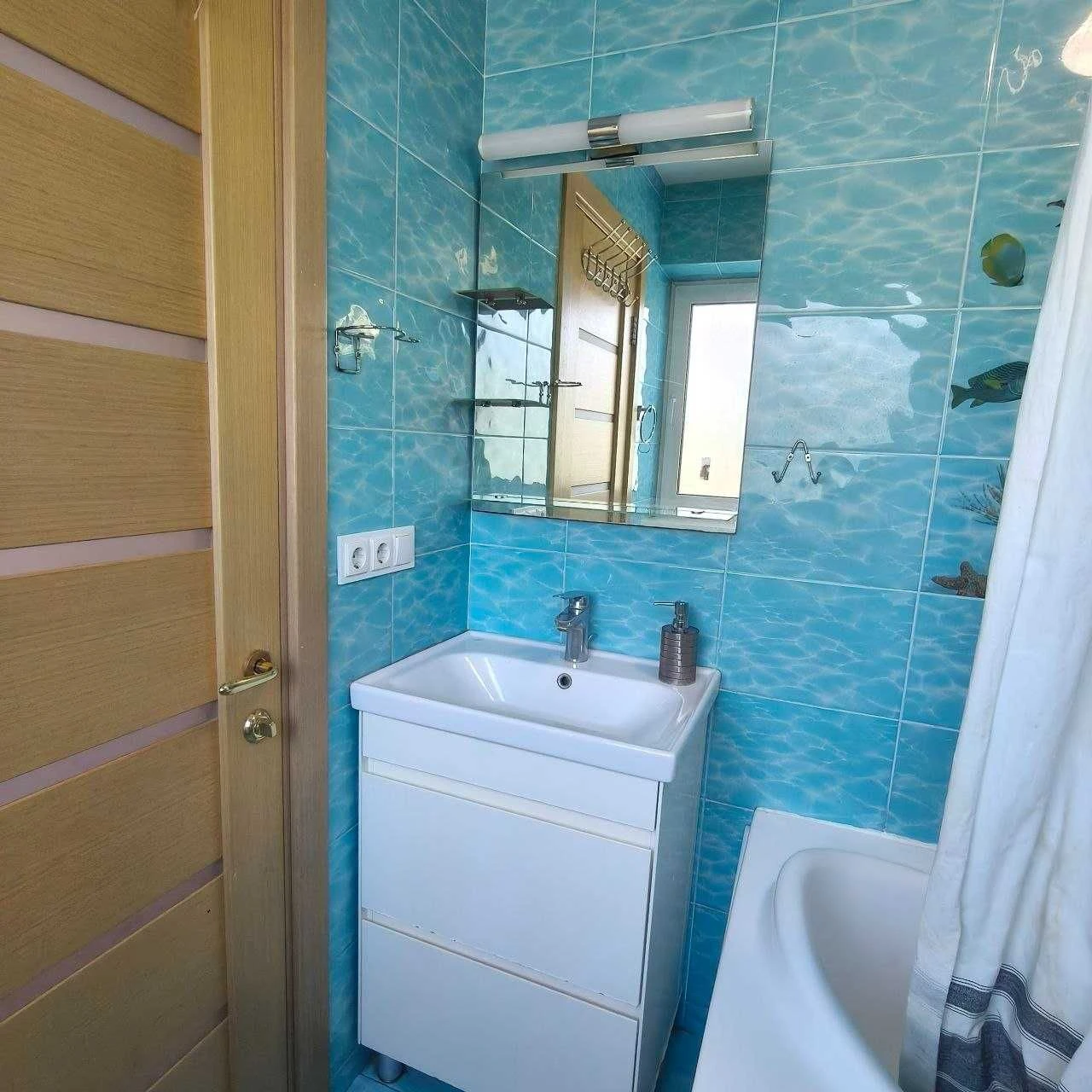 Власний будинок у Києві біля лісу і метро! 100 м², 7 соток,