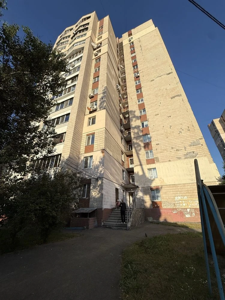 3-кімнатна квартира біля метро Академмістечко та Житомирська