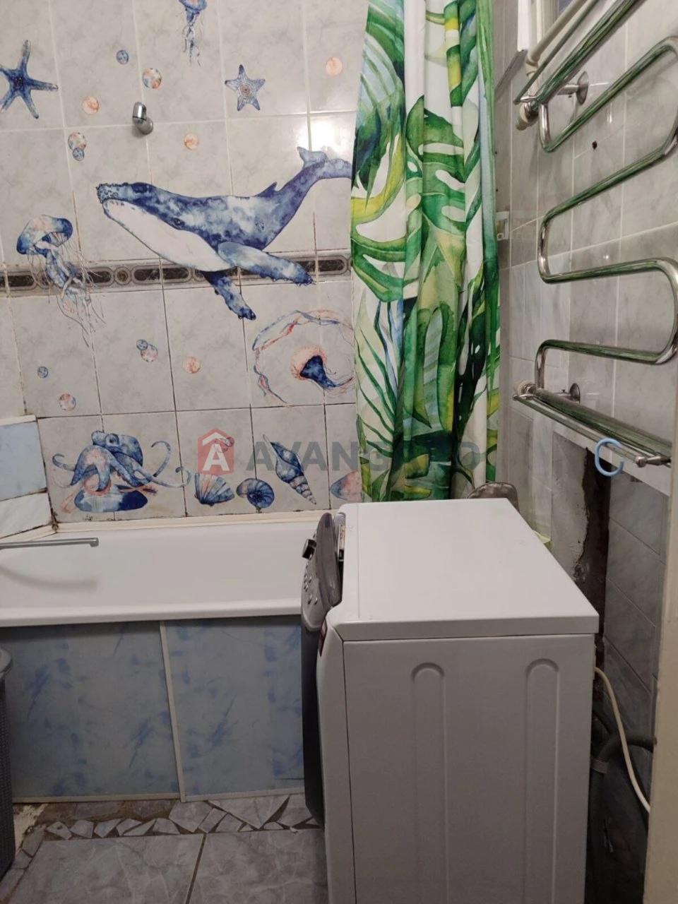 Трикімнатна сталінка, 75 кв.м., на Маяковського
