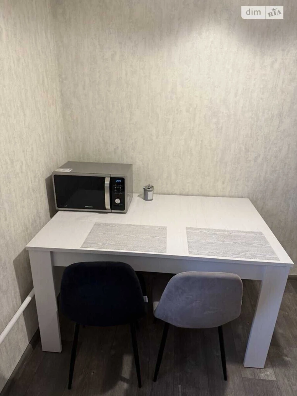 Продаж 2к квартири 52м² з ремонтом та меблями, Ракове (вул.