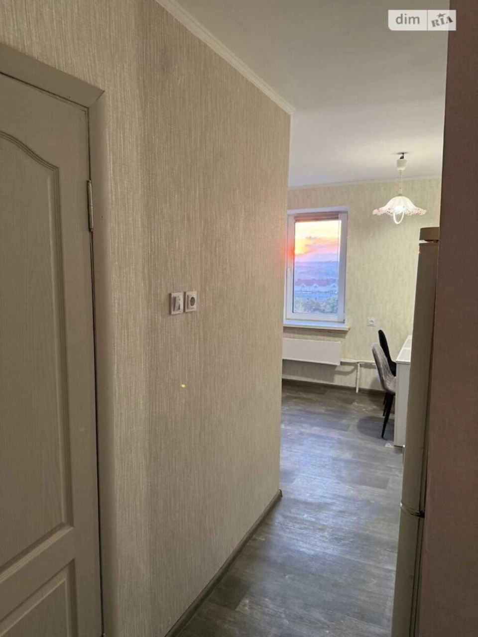 Продаж 2к квартири 52м² з ремонтом та меблями, Ракове (вул.