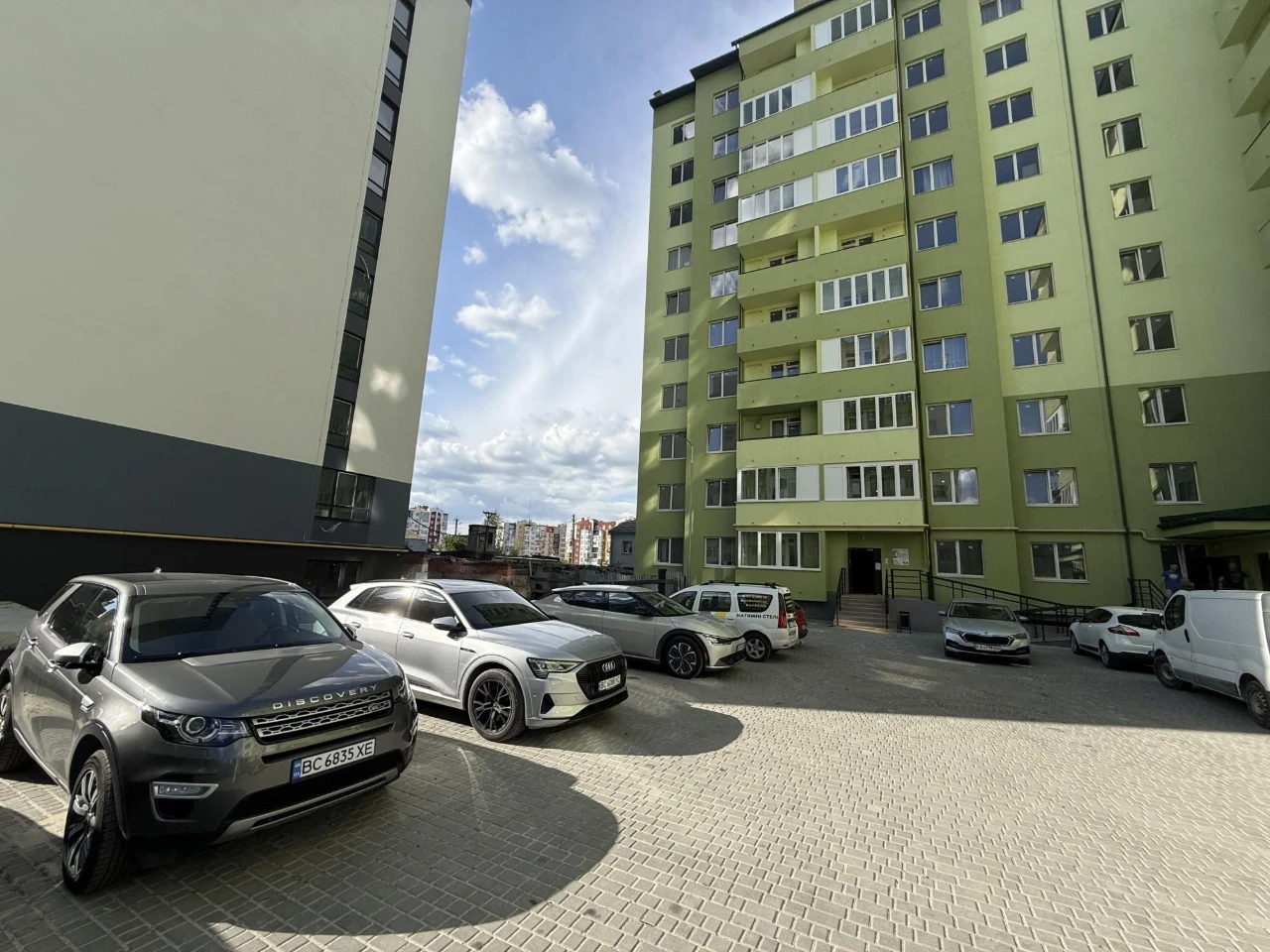 Продаж 3-кімнатна квартира ЖК"Погулянка"