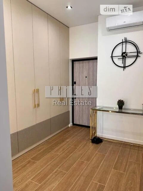 Продаж 1к квартири 38 кв. м на вул. Андрія Верхогляда 14А •
