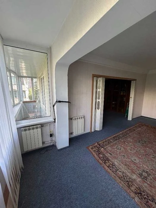 3-room apartment for sale, metro Pecherska, Konovaltsa St.