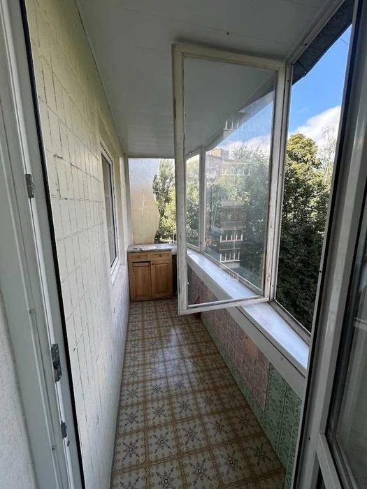 3-room apartment for sale, metro Pecherska, Konovaltsa St.