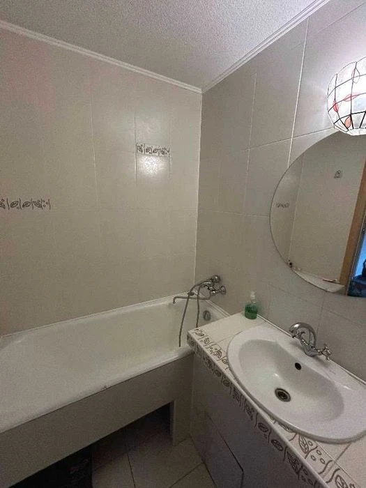 3-room apartment for sale, metro Pecherska, Konovaltsa St.