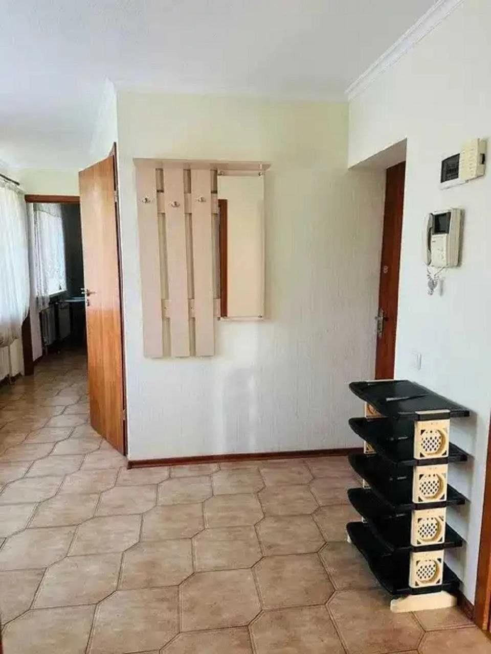 Продам 2 к хорошую квартиру пр Богдана Хмельницкого Терра Ши