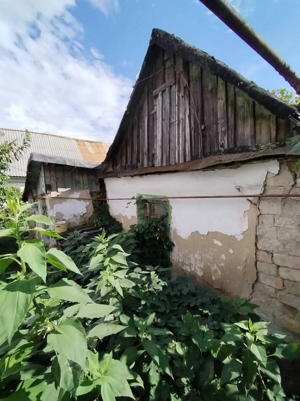 Продаж 1 поверхового будинку з ділянкою на вул. Полуботка Па