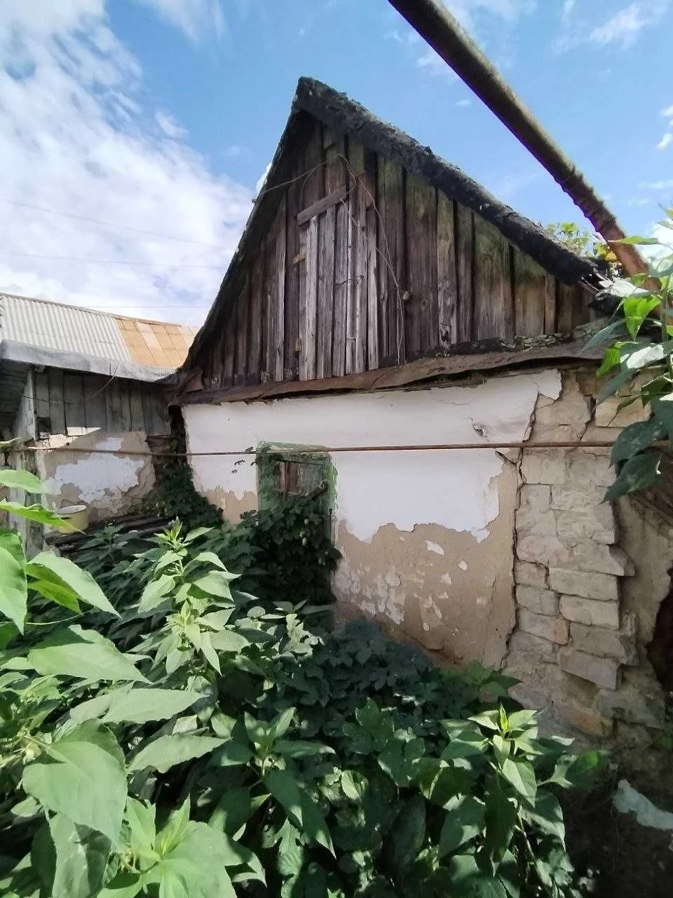 Продаж 1 поверхового будинку з ділянкою на вул. Полуботка Па