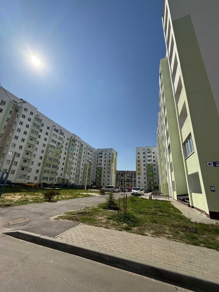 37000 LCD Mira 3 Certificates-DA For sale 3-room apartment S