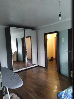 Продам 2 комнатную квартиру в районе метро Армейская.