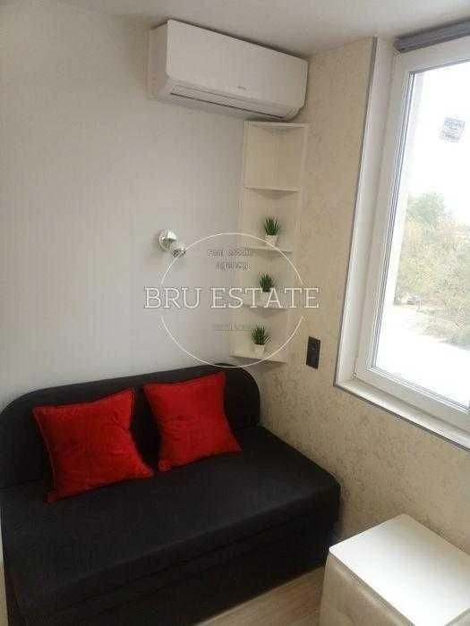 Sale of a 1-room apartment with renovation in the residential complex 4U, Akademist