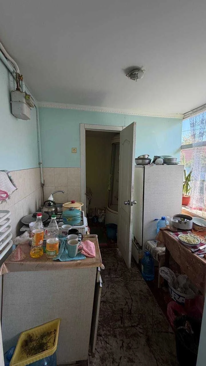 продаж 2к квартира в напівособняку.