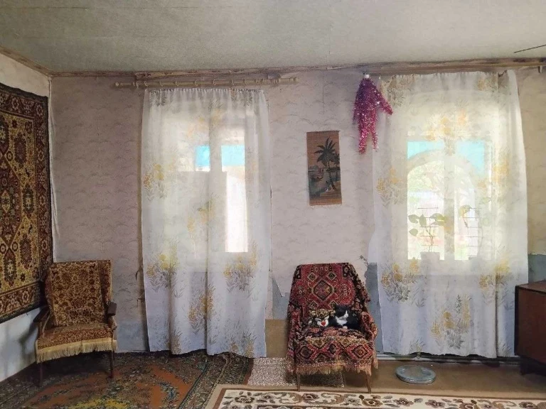 Продаю частину будинку з окремим двором