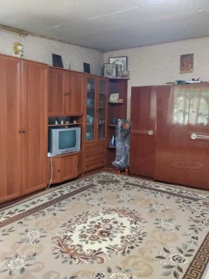 Продаю частину будинку з окремим двором
